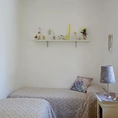 House With 2 Bedrooms In With Wifi