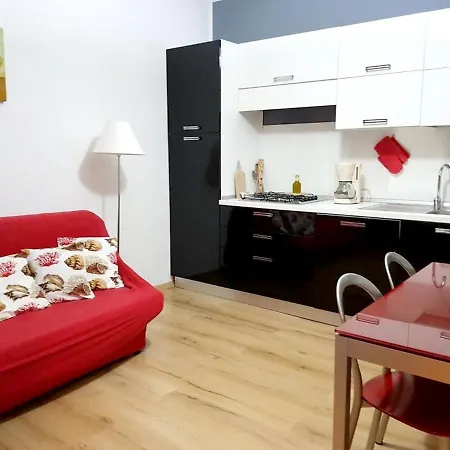 بيت للعطل House With 2 Bedrooms In With Wifi