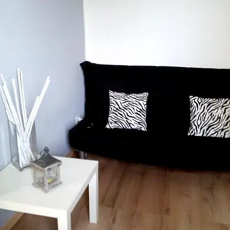 House With 2 Bedrooms In With Wifi