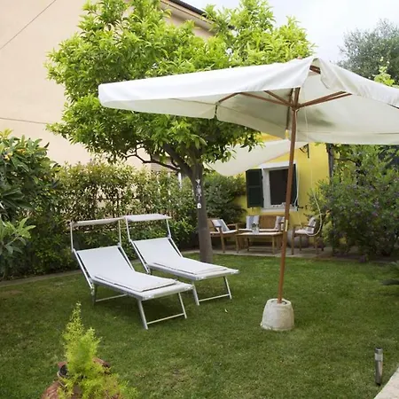 House With 2 Bedrooms In With Wifi *